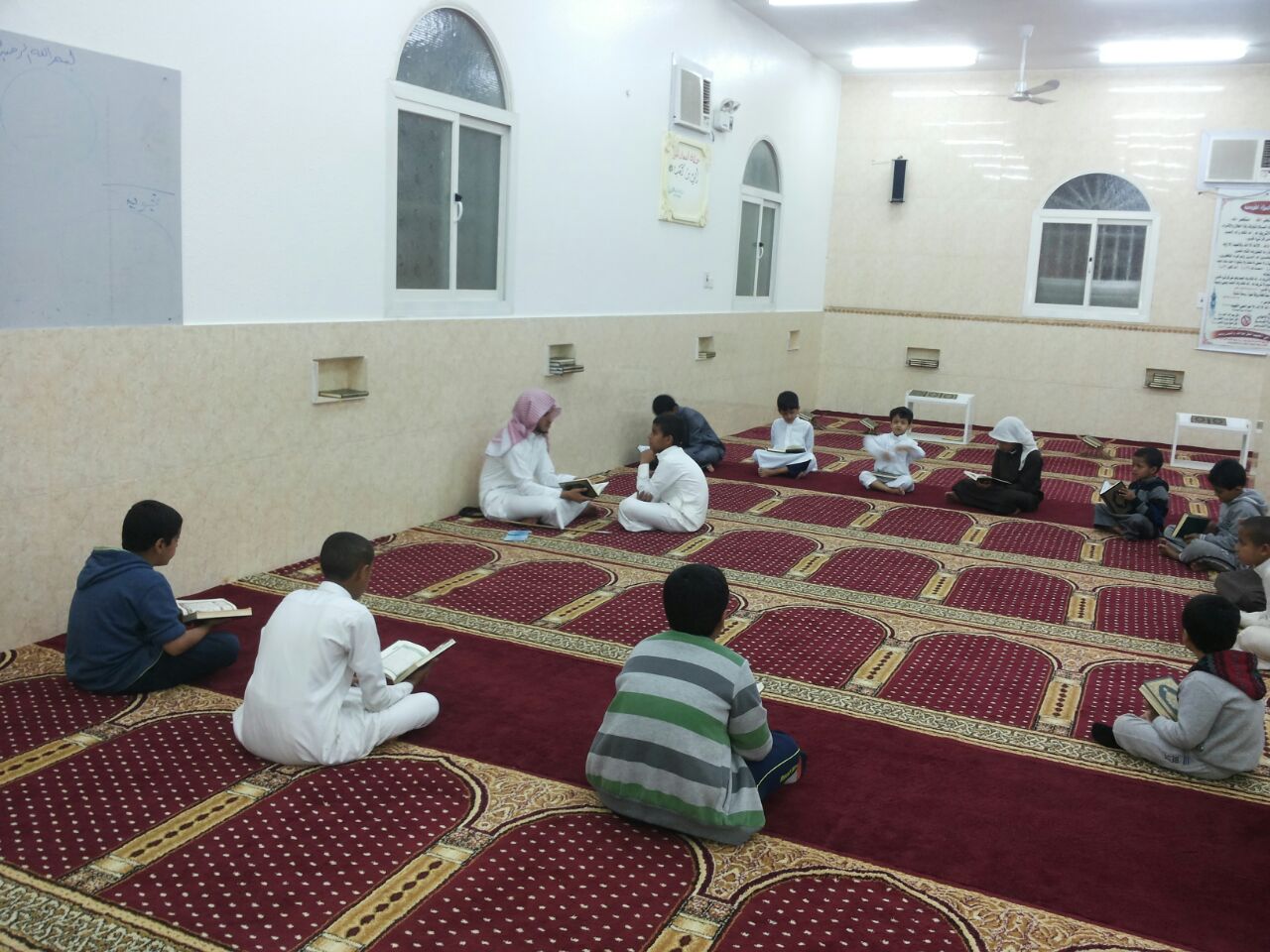 بحمد الله إنطلقت الحلقات والفصول الدراسية للعام الدراسي 1436هـ 1437هـ
